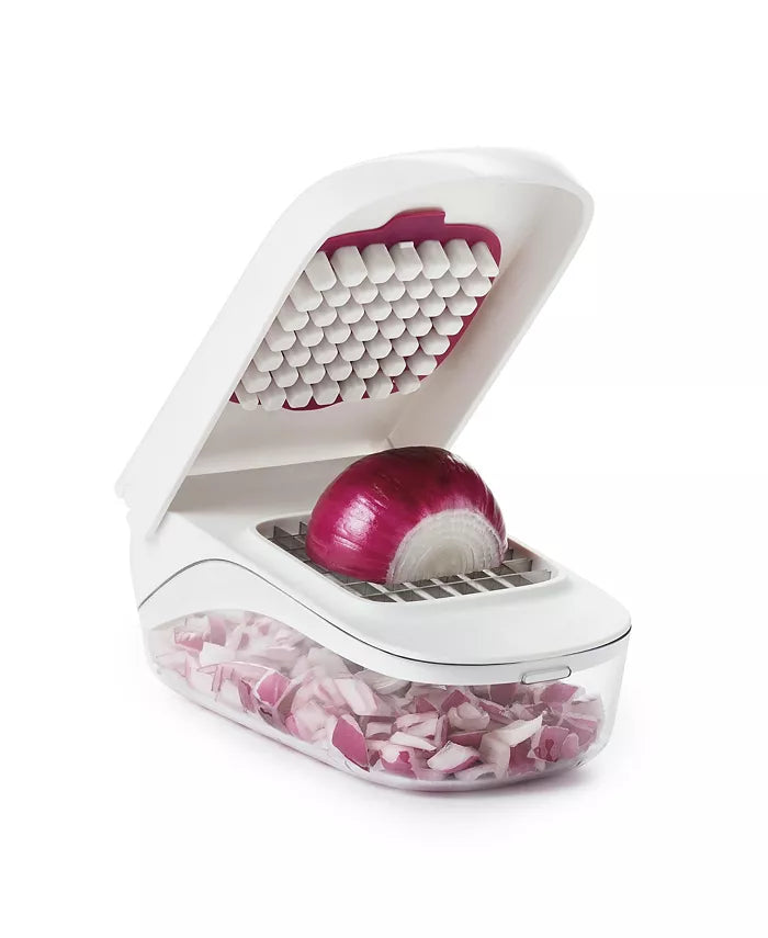 Vegetable Chopper with Easy-Pour Opening