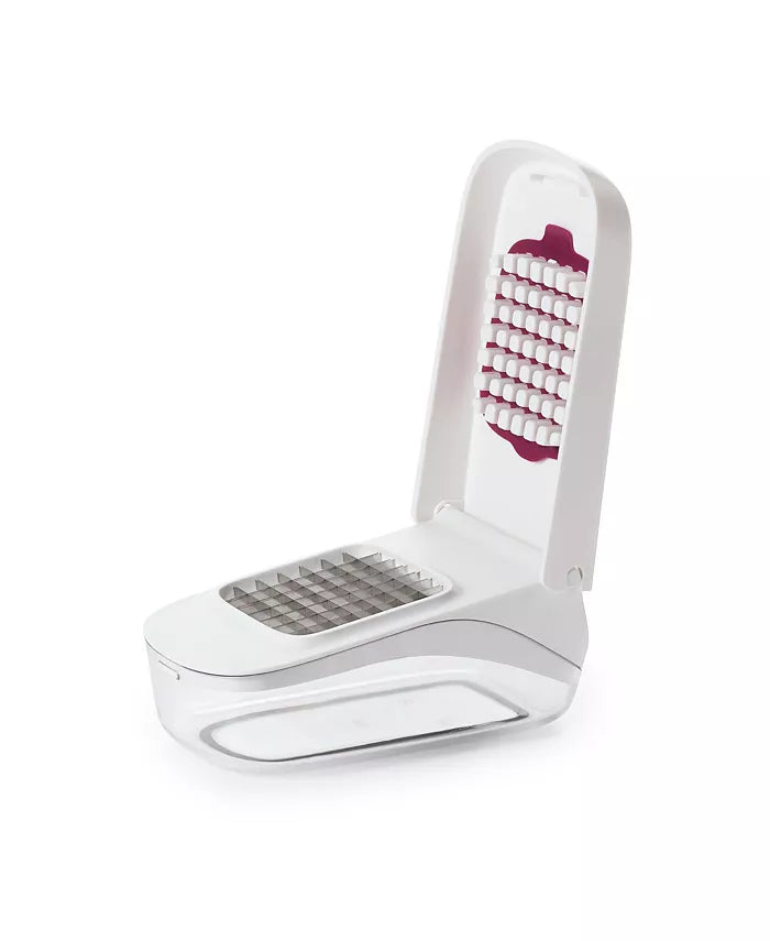 Vegetable Chopper with Easy-Pour Opening