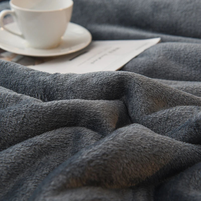 Wool Throw Blanket Keep Warm Winter Bed Blankets Double Sided Queen Duvet Cover Camping Double Bed Cover Bedspread on the Bed