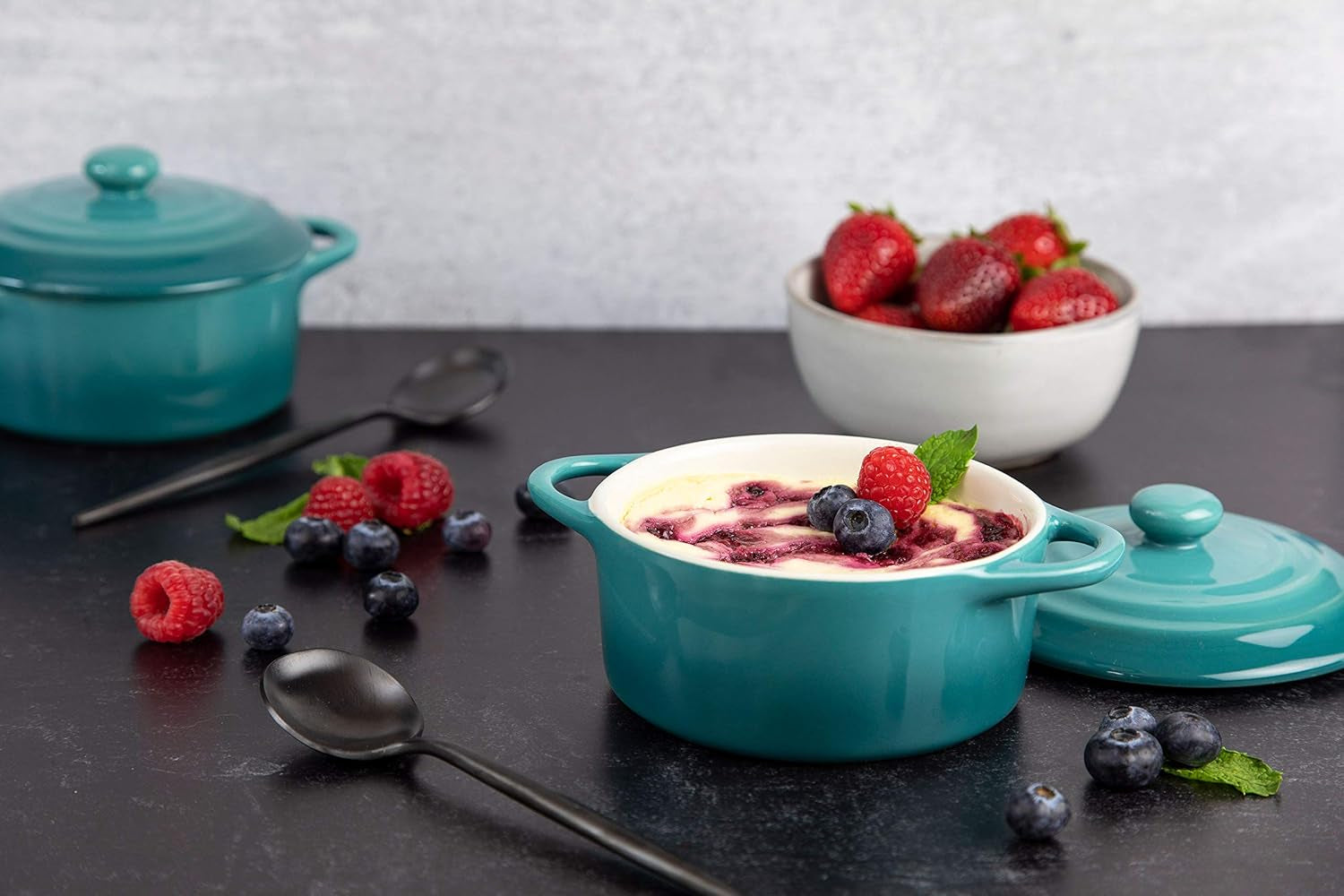 Ceramic Mini Cocotte Set, Small Casserole Dishes with Lids and Handles, Individual Baking Ramekins, Oven, Microwave & Dishwasher Safe, Stoneware, 12 Oz, Set of 4, Aqua Ombre