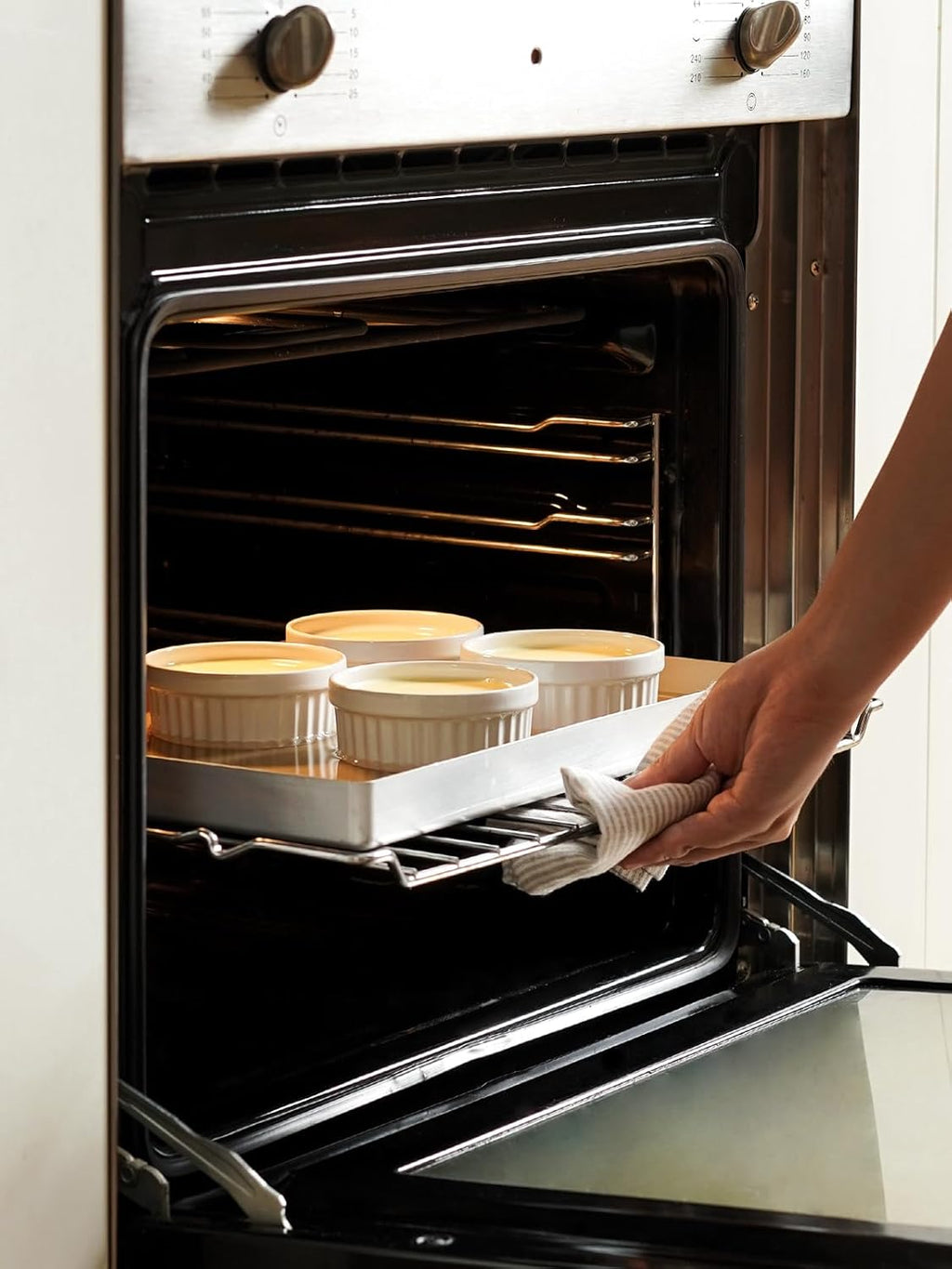 Ramekins 4 OZ Oven Safe, Creme Brulee Ramekins, Pudding Custard Cups Souffle Ramiken, Dipping Sauce Dishes, Ceramic Ramekin Bowls Set of 6, White